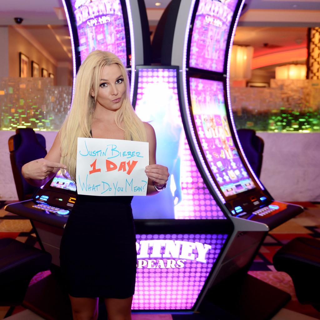 RT @justinbieber: 10 hours to go. Worldwide release #WhatDoYouMean. @britneyspears is ready :) http://t.co/6fGZnFzqSN