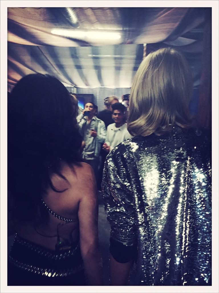 Pre-show huddle with @selenagomez 
Photo credit: @jtimberlake http://t.co/PZs5iwnNi8