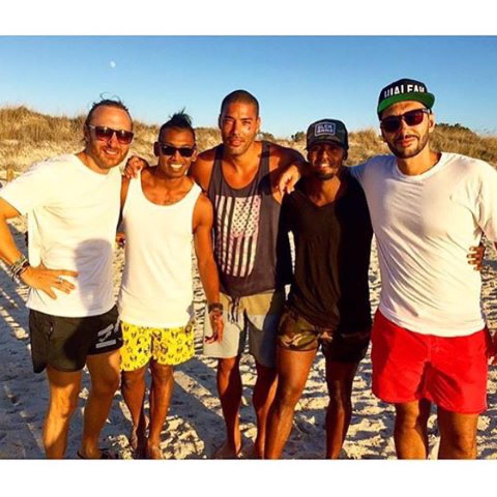 Good time with friends in Ibiza ! http://t.co/KnCfj75Fyf