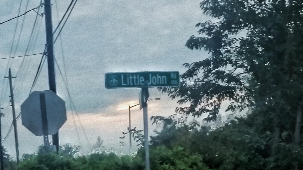 RT @IamDJOn1: GPS: Turn left on to Little John Rd
Me: Ooooookay
@LilJon http://t.co/Mgi9m88JlZ