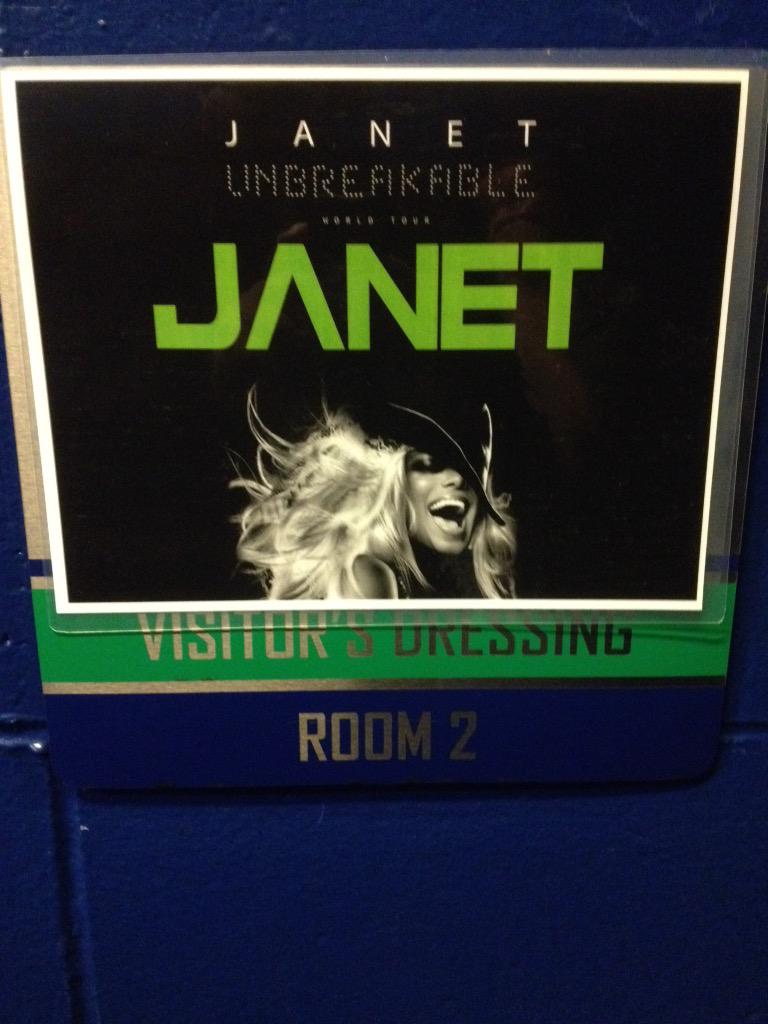 RT @flytetymejam: Backstage at the #UnbreakableWorldTour  @JanetJackson is prepping for all day (and night) rehearsals. #NoSL333P http://t.…