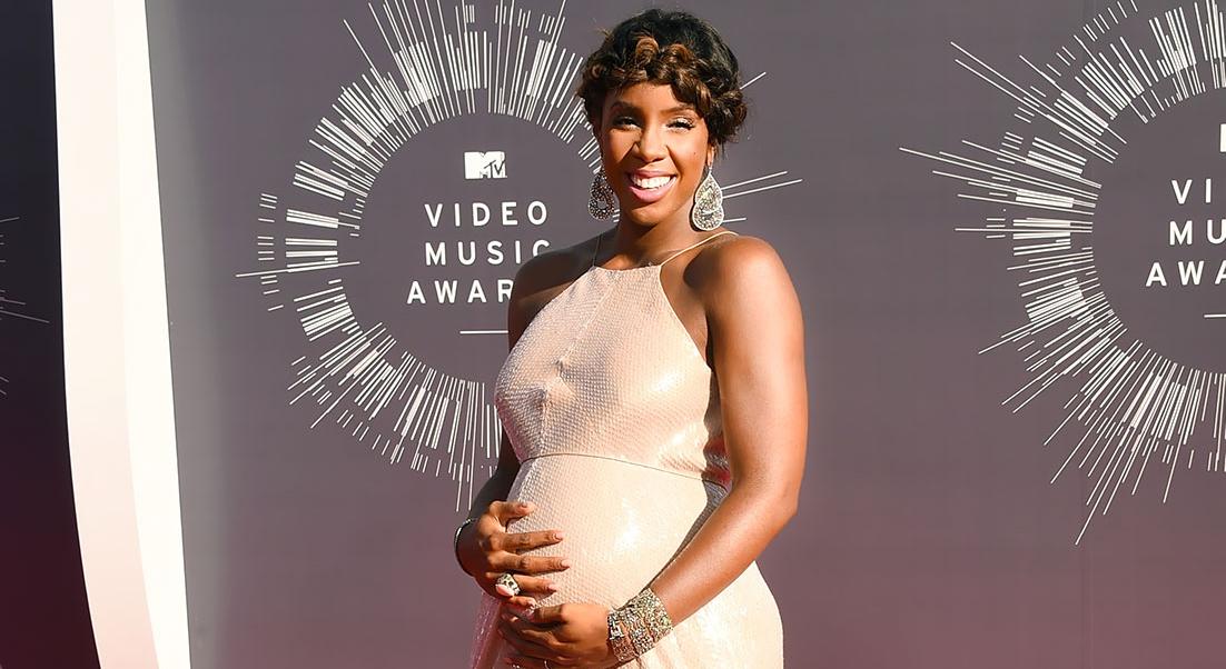 RT @essencemag: Last year @KELLYROWLAND showed off her baby bump on the @VMAS red carpet. Relive the magic http://t.co/TAdehiin7i http://t.…