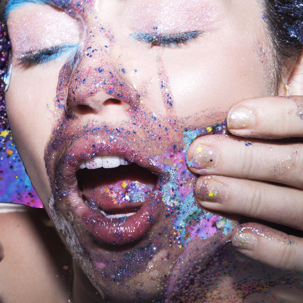 Miley Cyrus & Her Dead Petz out now fo freeeeeee mothaaaa fuckazzz! Check dat $hit out @ http://t.co/lwDgWQUPiC http://t.co/KtEC22k4No