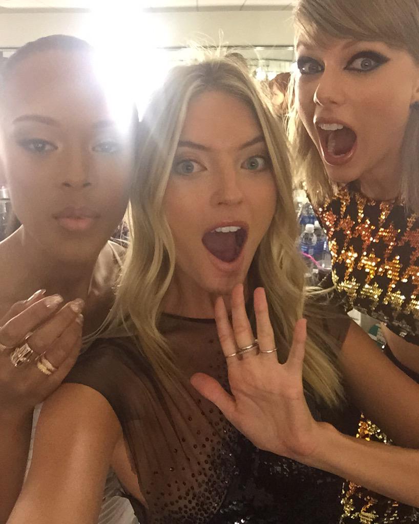 Byeee from @iammarthahunt & the rest of the #BadBlood gang! #VMAs http://t.co/lnJMo7GMuJ