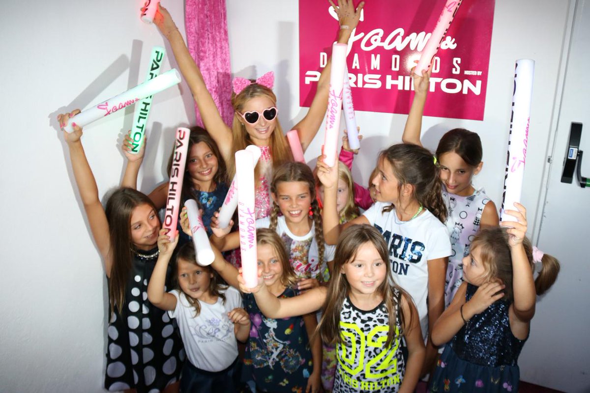 RT @vmagazine: .@ParisHilton throws foam party for kids and a good cause! http://t.co/bxGaLT3rso http://t.co/JpwtDQpxKF