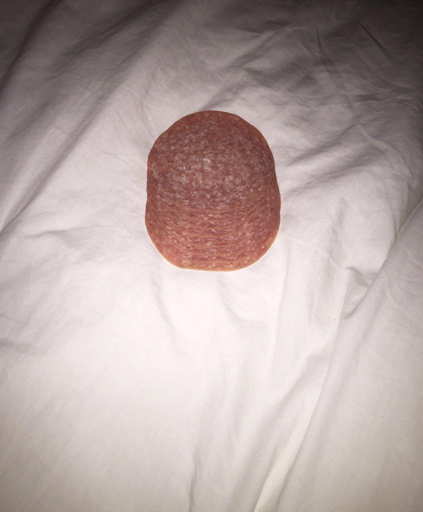 Why Chyna got a pack of salami chillin in the bed? #DrunkNightsWithChyna #OnlyMeatWeGettinTonight http://t.co/8aWMT7qvdK