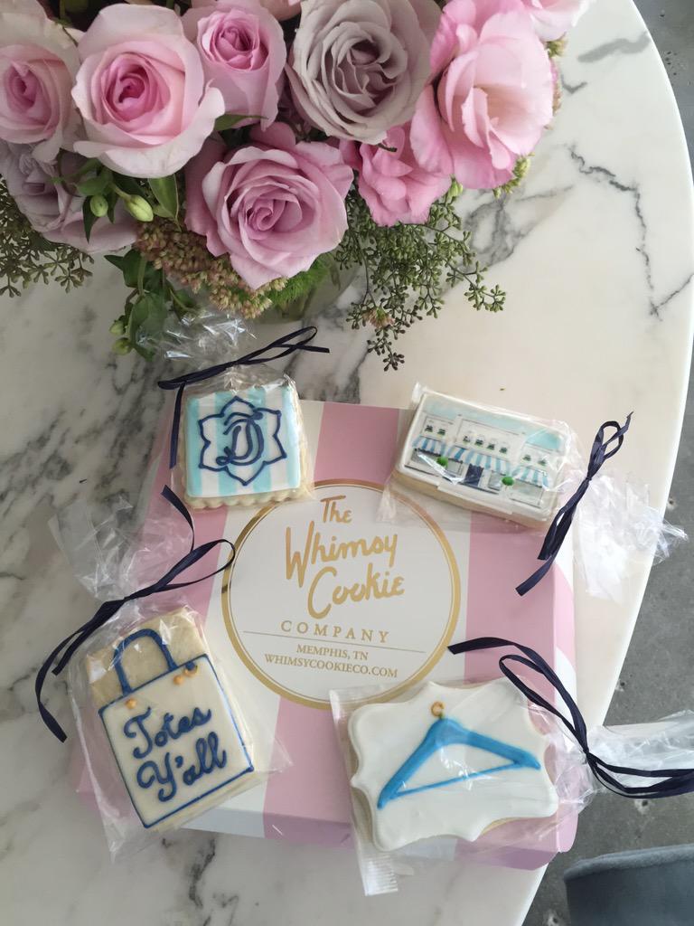 Thank you @whimsycookieco for these @DraperJamesGirl cookies ! I ???? them....#Yum #TotsYum #Memphis http://t.co/clj7df9uKX