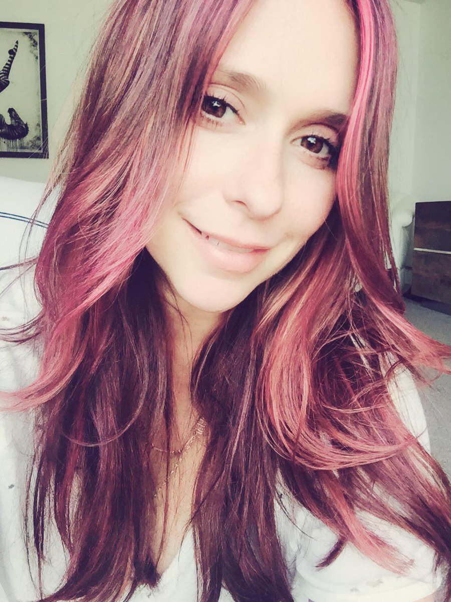 So happy to join the summer trend! Yay pink hair! Thank you @seanjameshair 