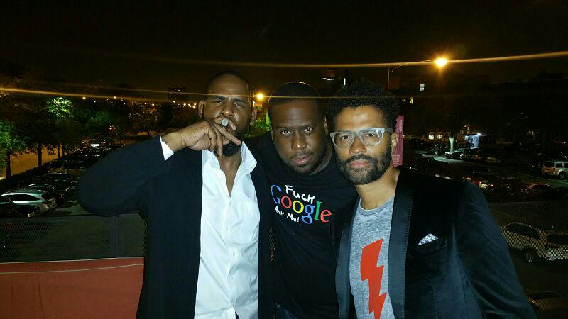RT @robertglasper: You never know who's gonna pop up at one of my shows!! My bro's @rkelly and @ebenet good times in the CHI! http://t.co/I…