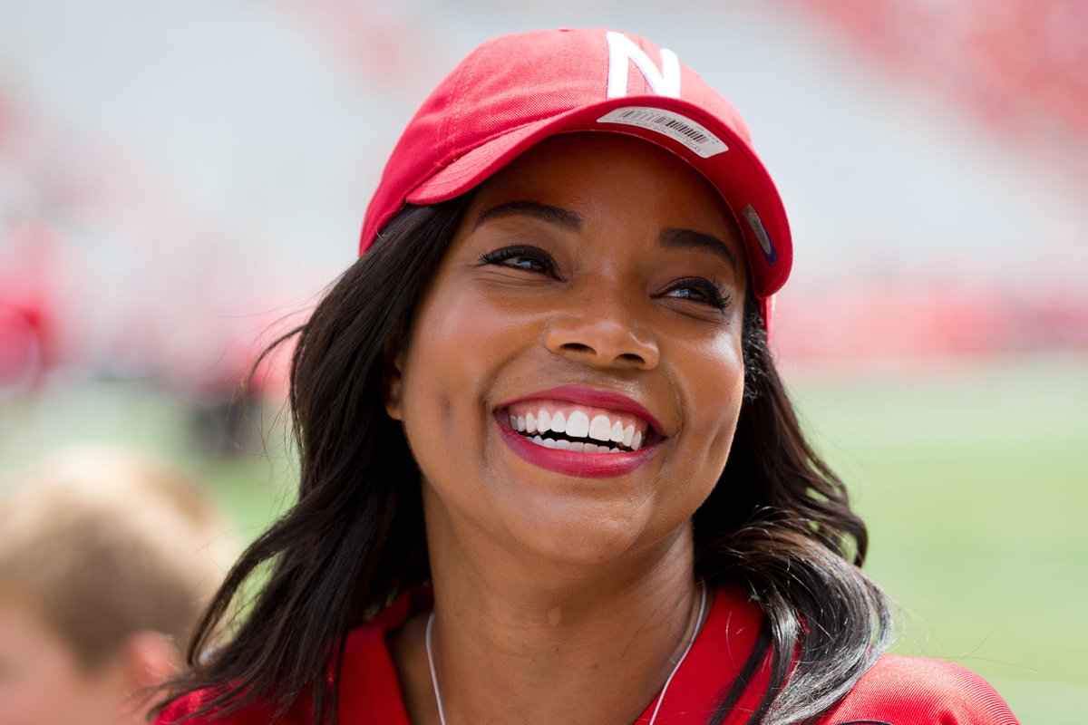 RT @mattmillerphoto: After 20 years of covering @Huskers football, I think I finally have a favorite frame. Thanks @itsgabrielleu! #GBR htt…