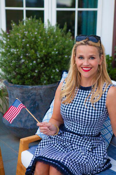 Today's #LaborDay style.....Red, White....and BBQ???!!! (Courtesy of @DraperJamesGirl) Happy holiday!! http://t.co/bDmEpUXOMj