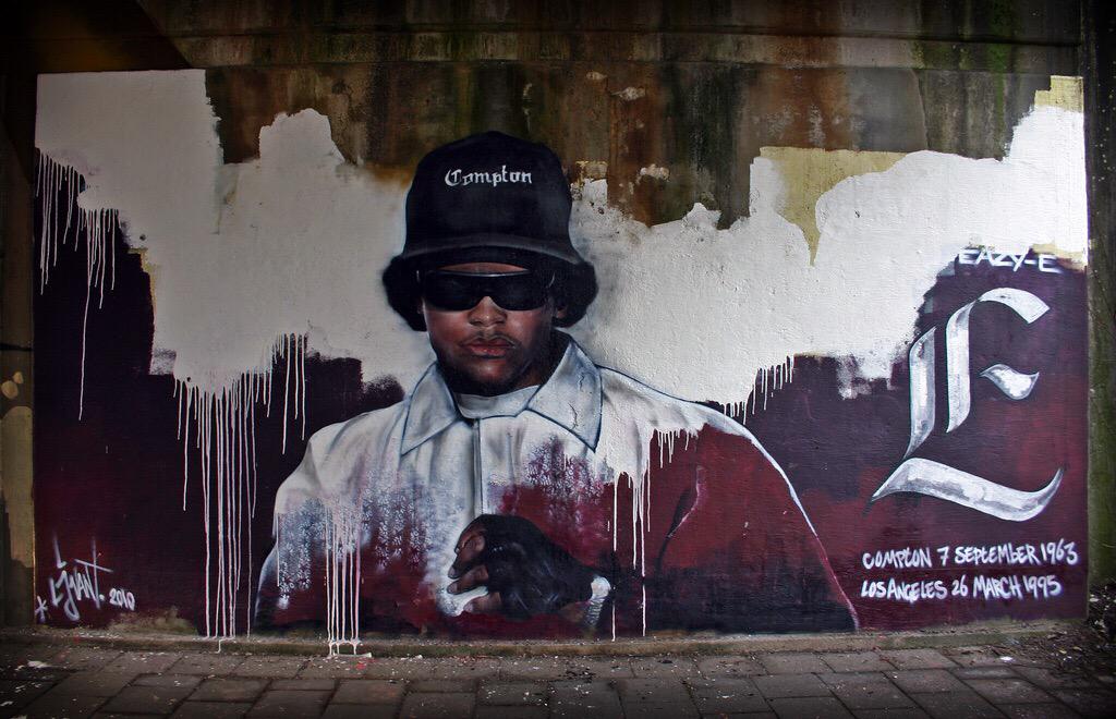 Happy Birthday to the homie EAZY-E. Legends Never Die. http://t.co/y14j7Eluip