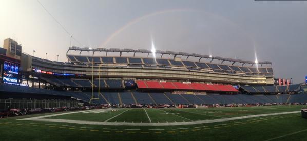 RT @cbsboston: Good sign? Rainbow over Gillette for today's #Patriots opener (via @NicoleJacobsWBZ) http://t.co/GbwGt1RBa3 http://t.co/JclL…