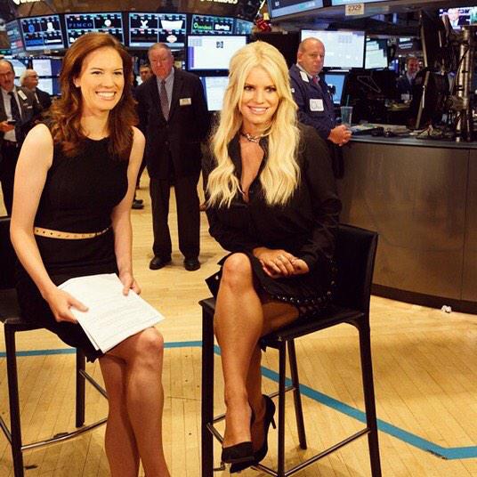 Honored to be on @CNBCClosingBell today 4:50PM! @jessicasimpsonstyle #jessicasimpsonten #jessicasimpsoncavillapump http://t.co/kkI83dae1l