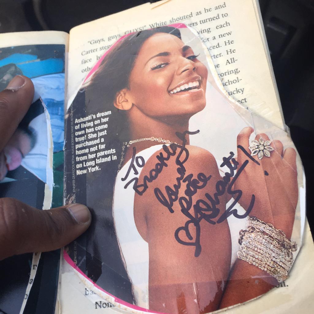 RT @brookesberrys: #FlashBackFriday to 2005 when I got @ashanti's autograph at the Coach Carter Premiere! http://t.co/QArKxuDi8v >❤️