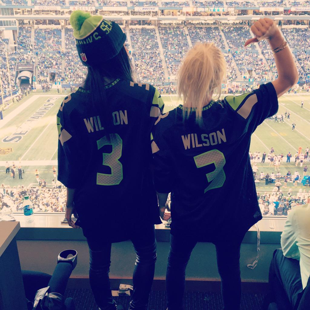 Hanna Isakkson Be Like.... ???????????????????????????????? Go @DangeRussWilson http://t.co/yaP8EplO0V