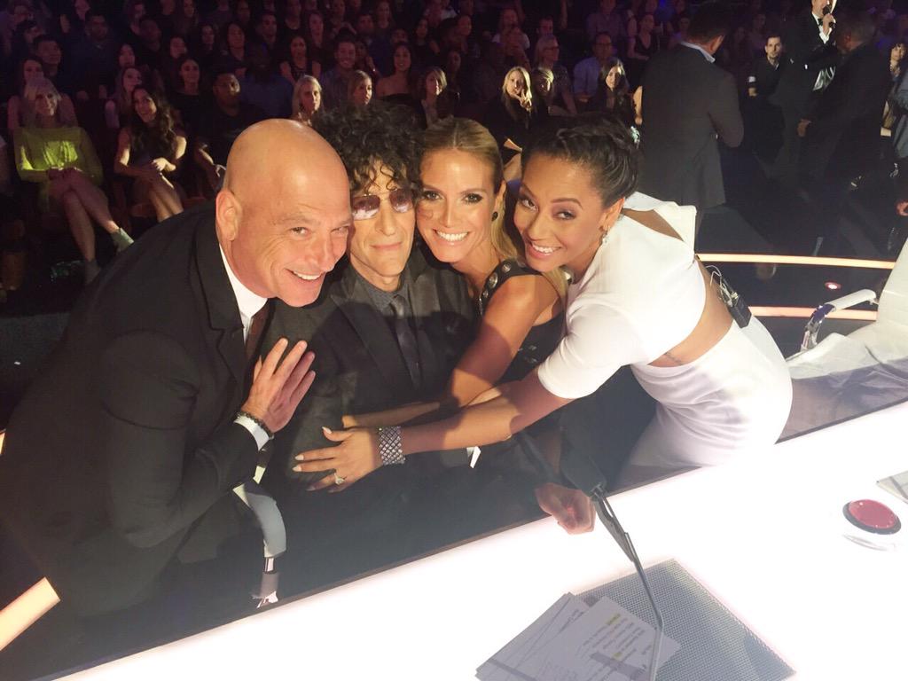Group hug with @HowardStern! #AGTFinale http://t.co/yqpSGNKfwt