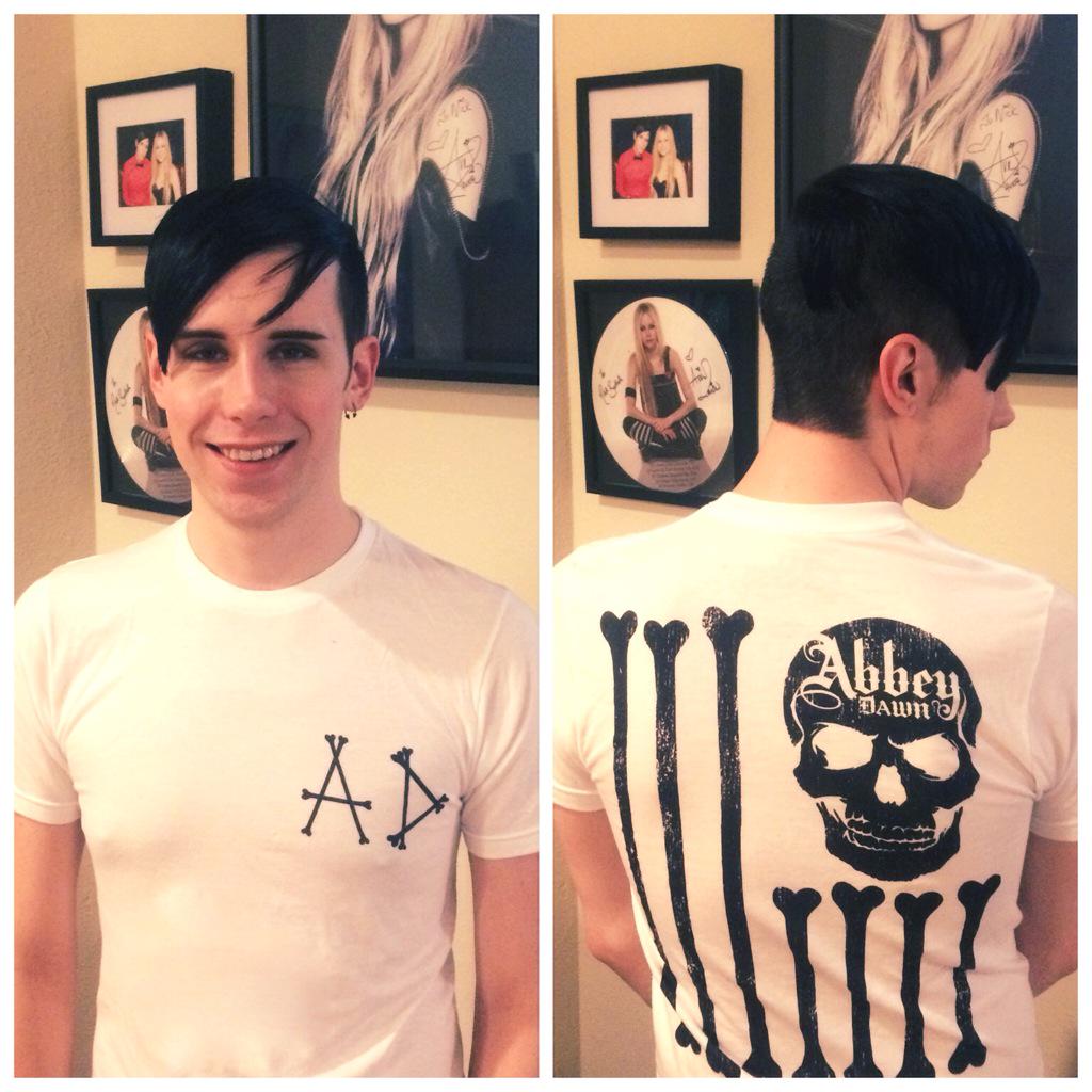 RT @Ntbutlak: I freakin' LOVE my new @AbbeyDawn t-shirt by @AvrilLavigne! ???? Get the NEW collection here: http://t.co/w3NiYOnZtn http://t.co…