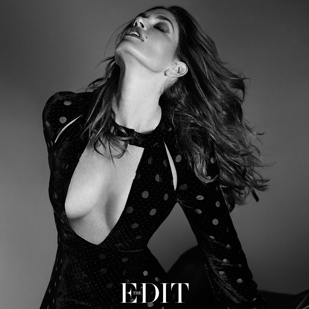 RT @Margiela: .@CindyCrawford is radiant in a velvet devoré wrap dress from our AW15 ‘Défilé’ Collection in @netaporter’s #TheEdit. http://…