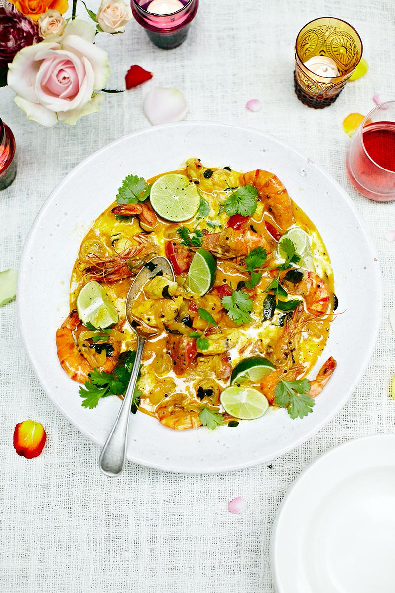 RT @JamieMagazine: @jamieoliver's vibrant Keralan seafood curry is like sunshine in a bowl. Give it a go: http://t.co/FgnuWwnPPQ http://t.c…