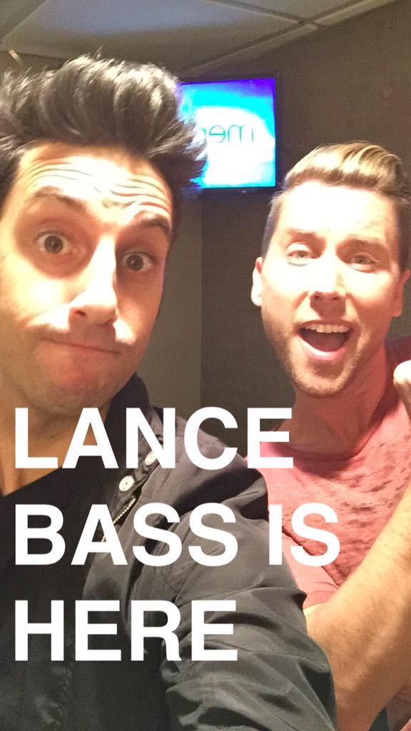 RT @AGreatBigWorld: Snapchatting all day from Fallon. Agr8bigworld. Just met up w @LanceBass! http://t.co/ALEMqH6mN4