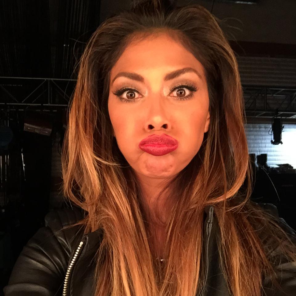 RT @BestTimeEver: .@NicoleScherzy selfies are the best selfies. #BestTimeEver http://t.co/9HnGxD9m2q