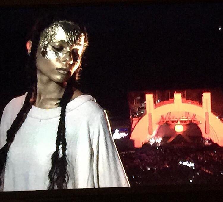 ZOE KRAVITZ X KANYE X HOLLYWOOD BOWL X 808'S & HEARTBREAKS http://t.co/vOfSI9BmUP