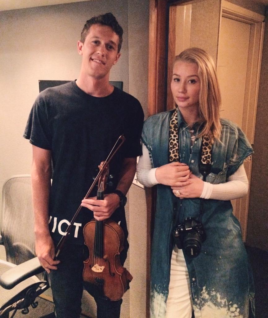 RT @peterleejohnson: i always appreciate artists who like to use live strings @IGGYAZALEA http://t.co/N7u9YUsHUP