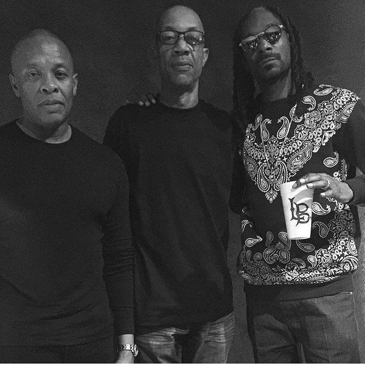 Dr. Dre.  Snoop dogg. DJ pooh. West coast pioneers. !!✌????️???????????? http://t.co/vMXjJyw8XO http://t.co/F01GAeMHo4
