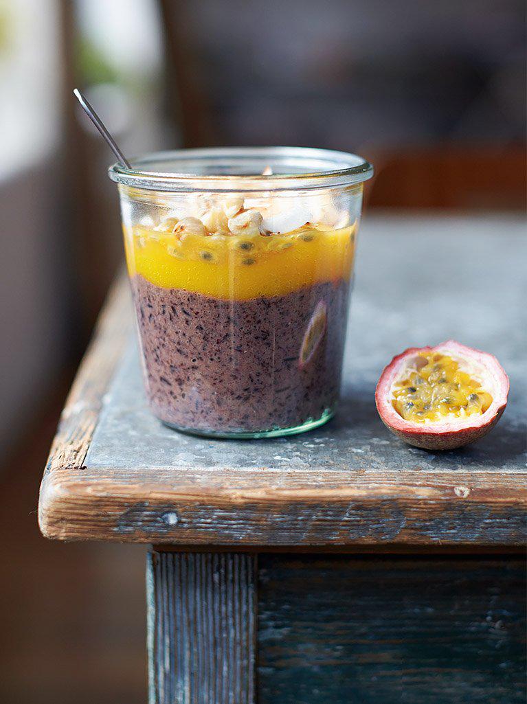 #Recipeoftheday Black rice pudding breakfast pots wit mango & passionfruit #JamiesSuperFood
http://t.co/TngfIAoOaG http://t.co/3519pDa06g