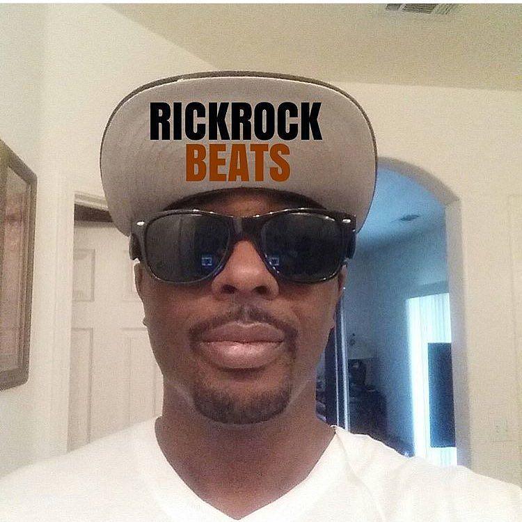 Top 10. West coast producer. ????????✨????✌????️???? http://t.co/PZbEczQCVC http://t.co/1mSoXGUtuS