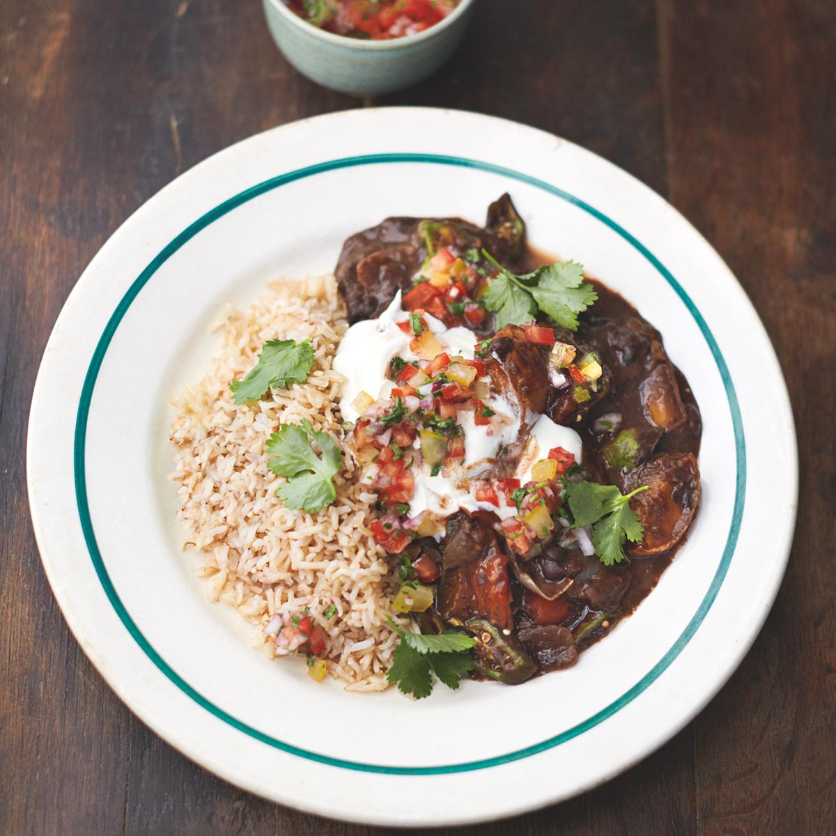 Beautiful black bean stew with all the trimmings http://t.co/hy5BsP1OPx #JamiesSuperFood http://t.co/qzfa1wUCTP