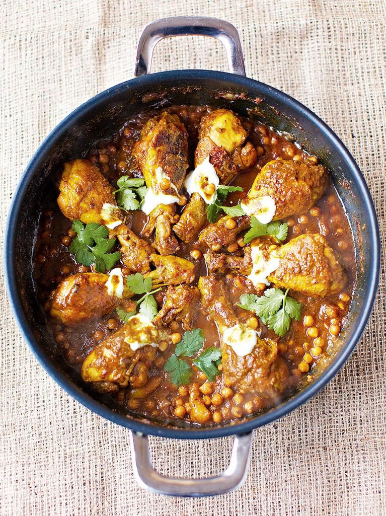 #Recipeoftheday is a lovely chicken curry perfect for a Friday night family supper http://t.co/rt53V1GBol http://t.co/dabhGsm34e