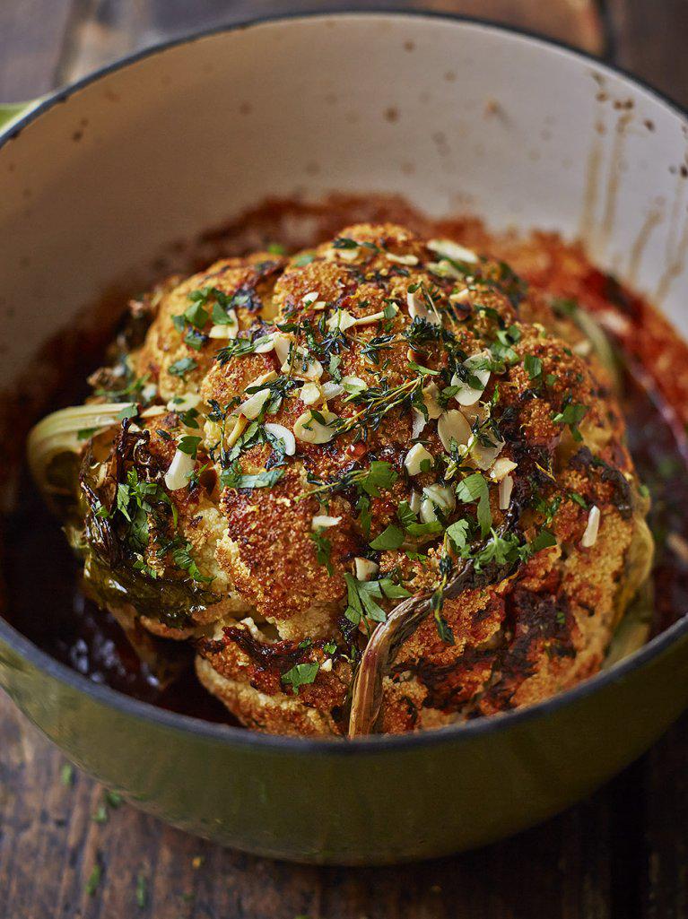 #Recipeoftheday a lovely vegan Sunday lunch - Whole roasted cauliflower with thyme & paprika  http://t.co/Dc0o9KtbKF http://t.co/a30jetig7v