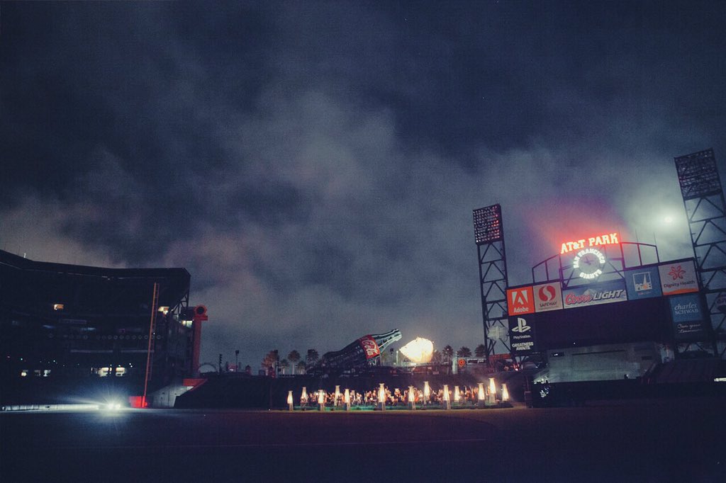 Luv this pic pulling into AT&T park,blind folded, w an orchestra playing & had no idea what was about to happen!!! ???? https://t.co/Gd1sDe5TJV