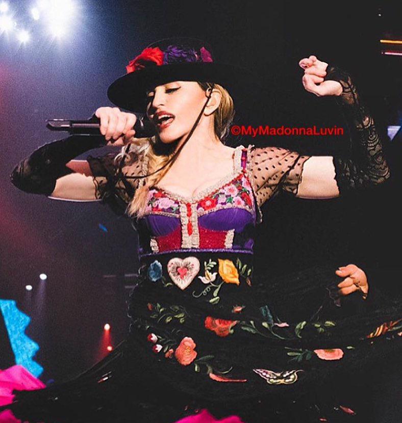 Thank you Edmonton!!you were lovely and Amazing! ❤️ #rebelhearttour http://t.co/n161RdPkOD