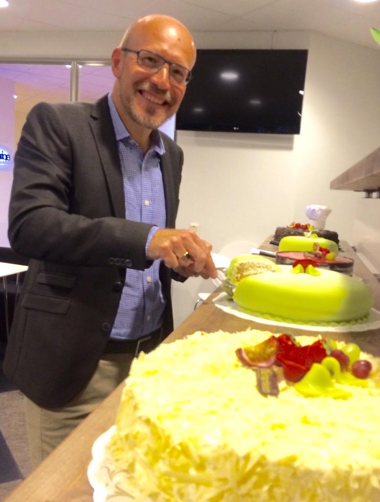 Fyllde 50 i dag och firade bl a med tårta med kollegorna på #tv4 
