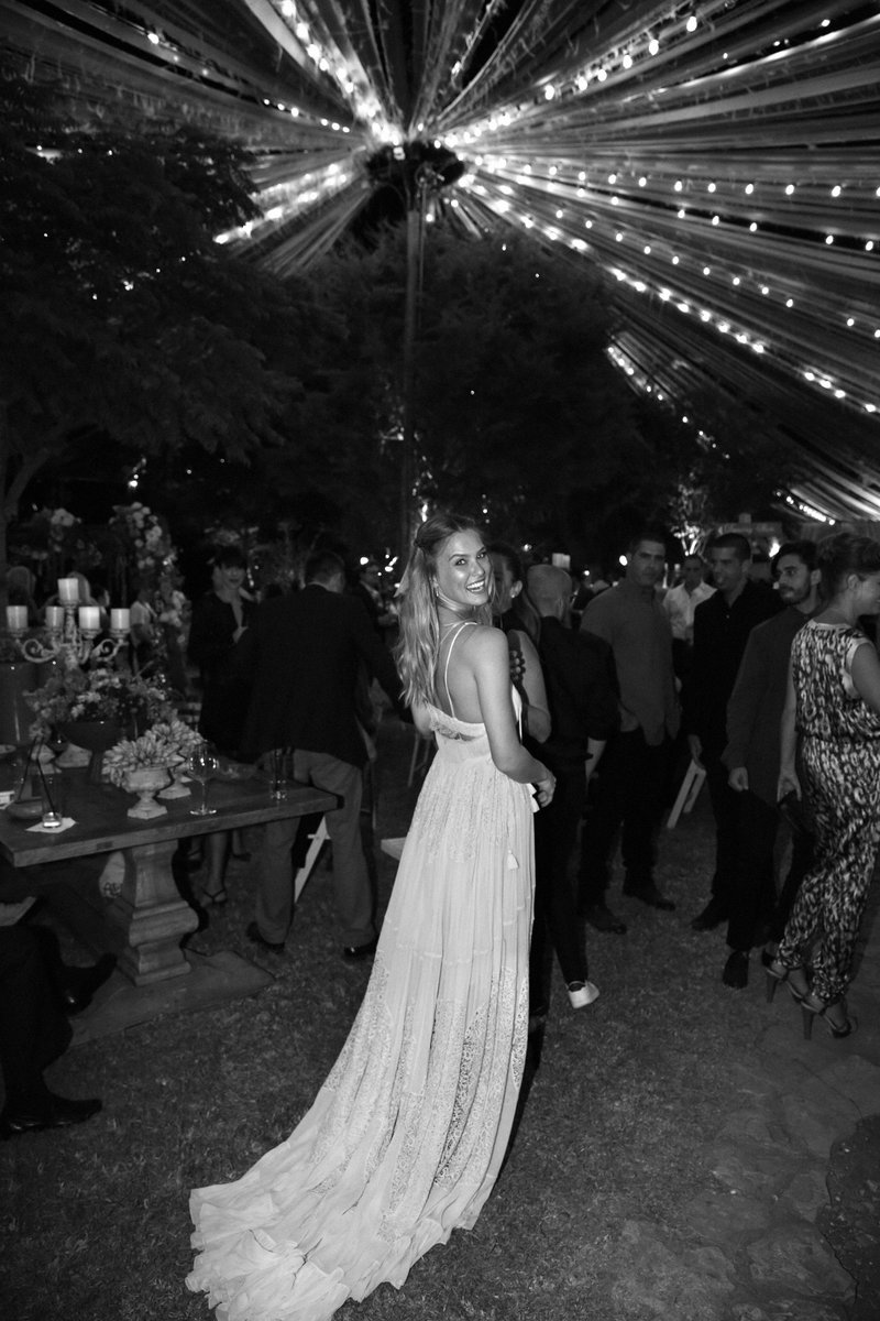 RT @chloefashion: Married in Chloé – @BarRefaeli wore our custom-made flou dress at her dream wedding in Israel #chloeGIRLS http://t.co/dzk…