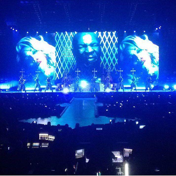 Thank you Vancouver!! We came we saw we conquered????????????‼️????????????????????????. ❤️ #rebelheartour http://t.co/6ogQTeHUgH