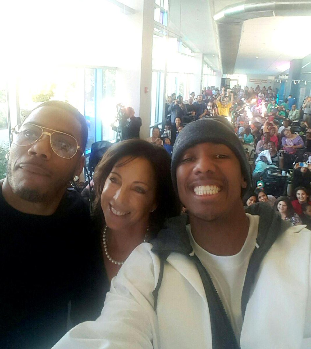 RT @Chase: Our visit to @StMarysKidsNY was full of smiles & selfies! Thanks to @NickCannon + @Nelly_Mo for lighting up the room http://t.co…