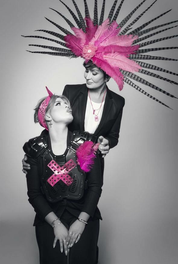 RT @MrsSOsbourne: Having some fun with @KellyOsbourne in support of the Pink Army and @RaceForLife.
http://t.co/yu2Ak8TBit http://t.co/dpEZ…