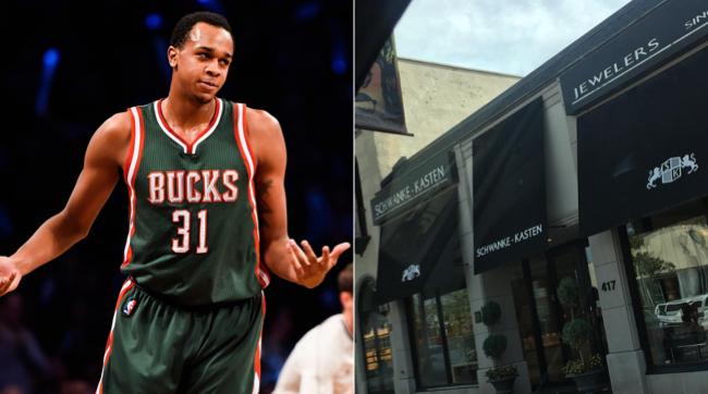 RT @DimeMag: John Henson wanted to go jewelry shopping but they pretended to be closed & called the cops https://t.co/Wc364KDe6U https://t.…