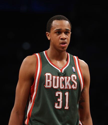 RT @TheRoot: #ShoppingWhileBlack: Bucks' John Henson says he was racially profiled at jewelry shop: https://t.co/OXG570KFBZ https://t.co/tP…