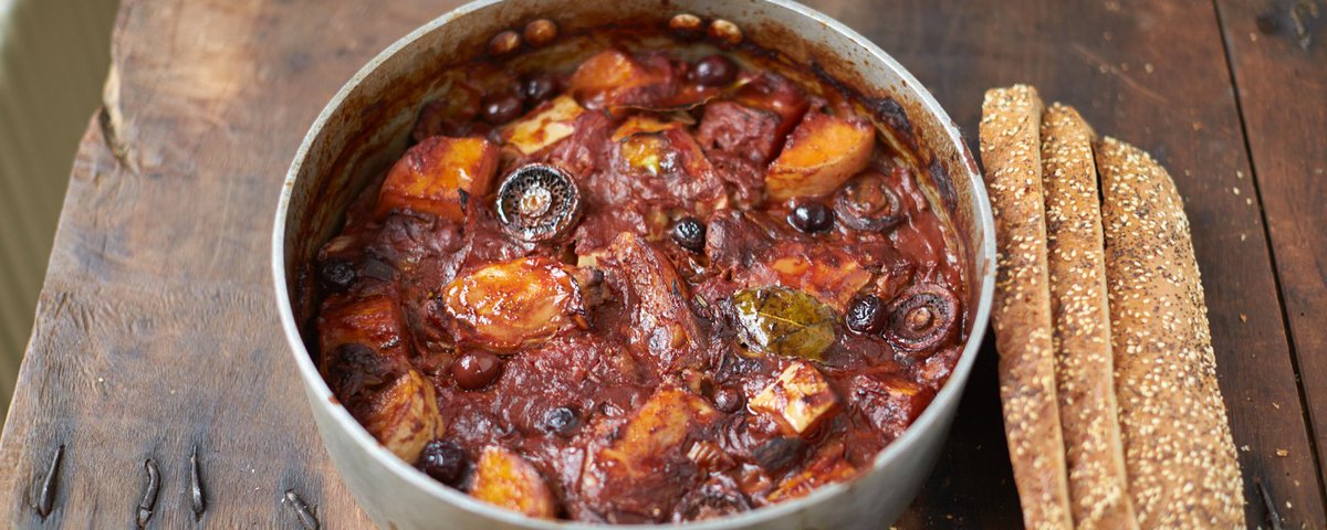 #recipeoftheday Chicken & squash cacciatore with mushrooms, tomatoes, olives & bread https://t.co/gdBLQZuedV https://t.co/g49XJdkHaV