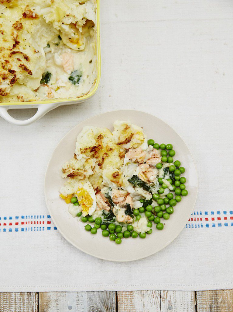 #recipeoftheday Jools’ fish pie! A lovely, fuss-free fish pie the whole family can enjoy! https://t.co/ykhSWRTDOx https://t.co/5ngBNWgRAO