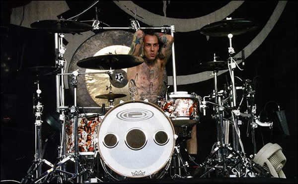 RT @91X: Rumor has it, @travisbarker will be drumming for @ANTEMASQUE tonight. You heard it here first. #91X https://t.co/JYDA3DqG0v