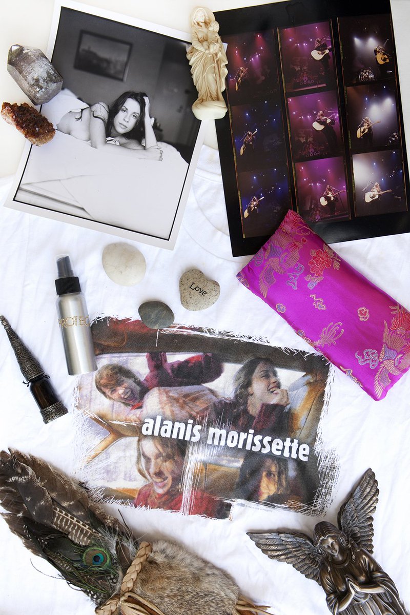 Days away from the Jagged Little Pill 20th Anniversary release https://t.co/kmiQWjS4xK #packagesneakpeek #JLPMoment https://t.co/W0NVK2SDbx