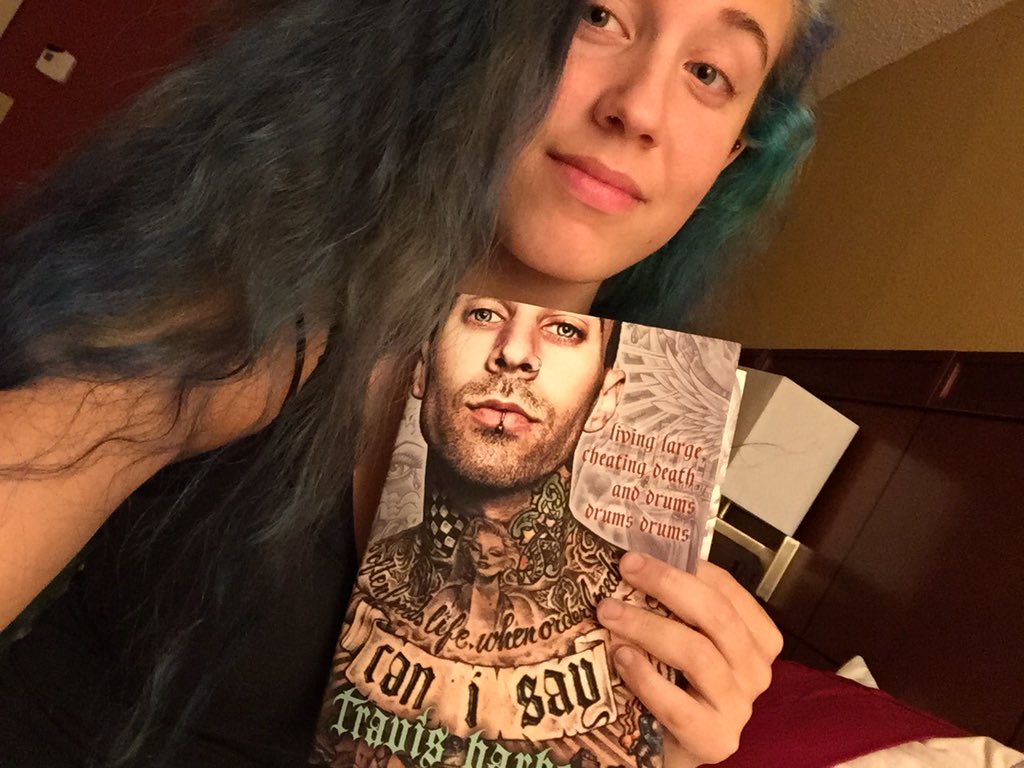 RT @Oh_Calamity_18: @travisbarker this is what I'll be reading on our little vacation #CanISay https://t.co/67R2DDunHG