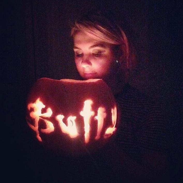 RT @SpuffyLatino: Good Saturday dear spuffines. 
Get ready! #Halloween is coming... 
#Buffy pumpkin

Pic by @dmrcr_ https://t.co/IE8QHCLjMx