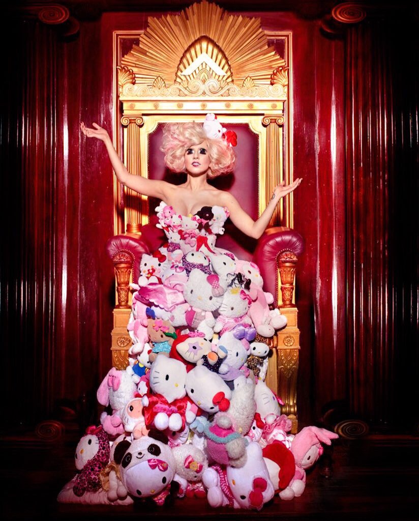 RT @ItalianMonster8: Check out @harlowfaith11's BEAUTIFUL take on Lady Gaga's Hello Kitty gown by GK Reid! @ladygaga https://t.co/SJgexP5TjV